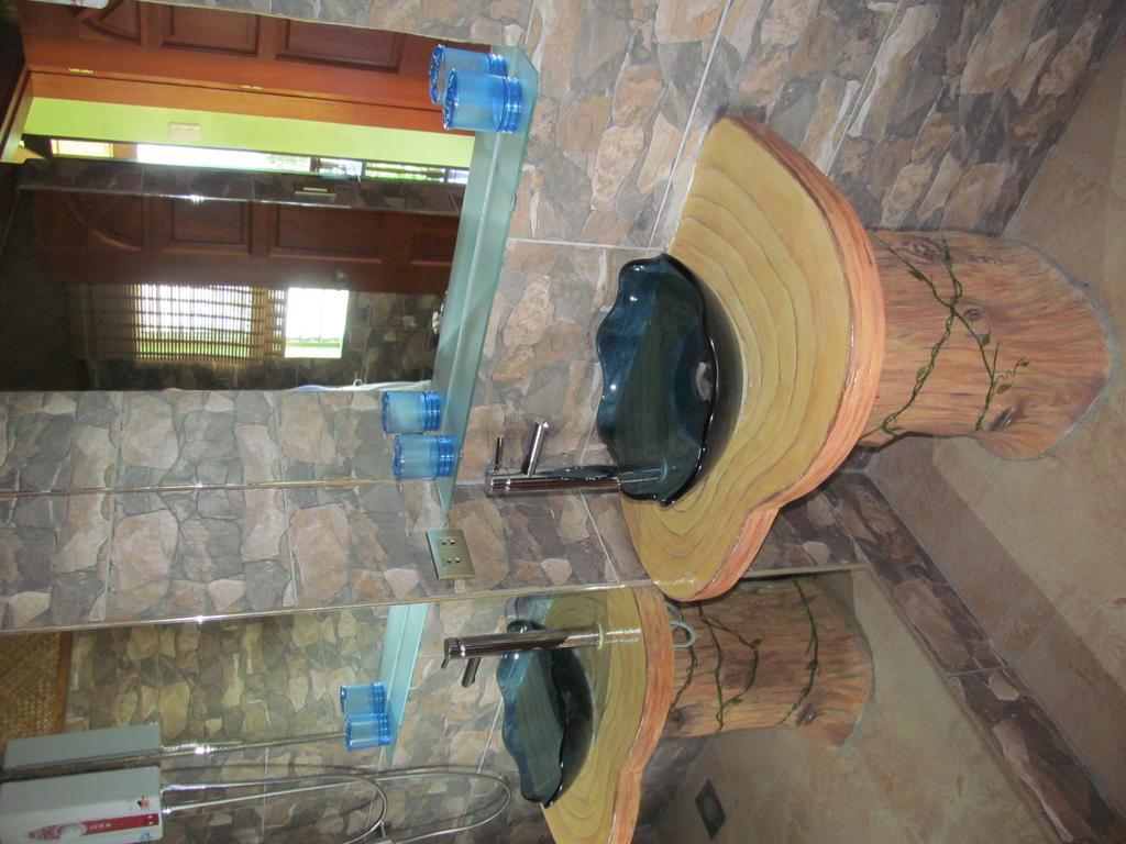 Parrot Paradise Resort Boljoon Room photo