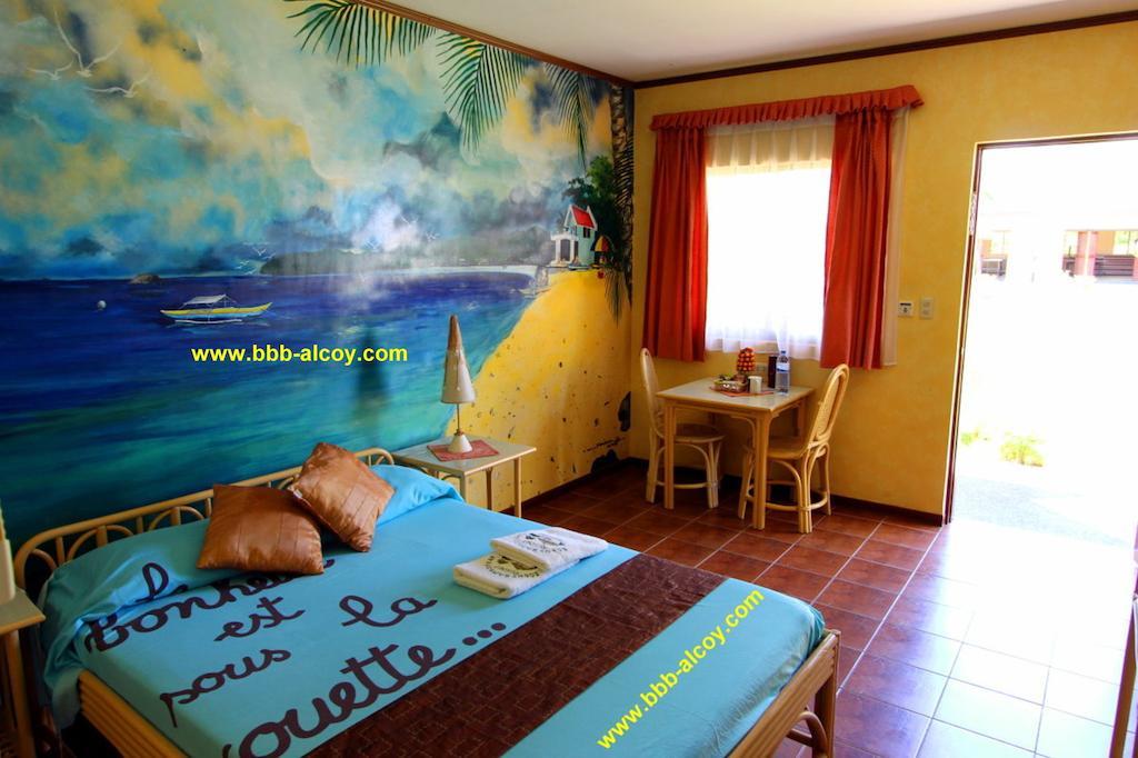 Parrot Paradise Resort Boljoon Room photo